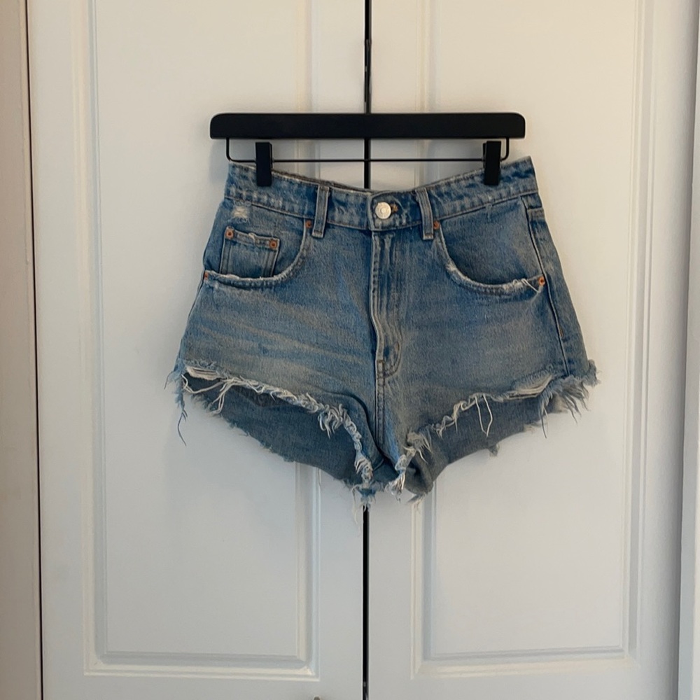 ❌SOLD❌ Zara jean shorts